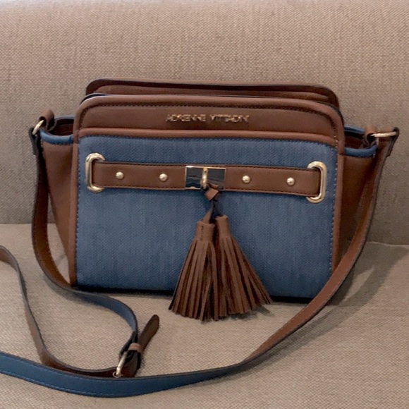 Adrienne Vittadini Shoulder Bag - Picture 1 of 1
